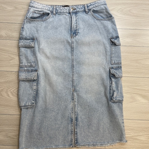 Broadway 38 Denim Light Wash Cargo Midi Front Slit Blue Denim Skirt Size 14 - Picture 10 of 11